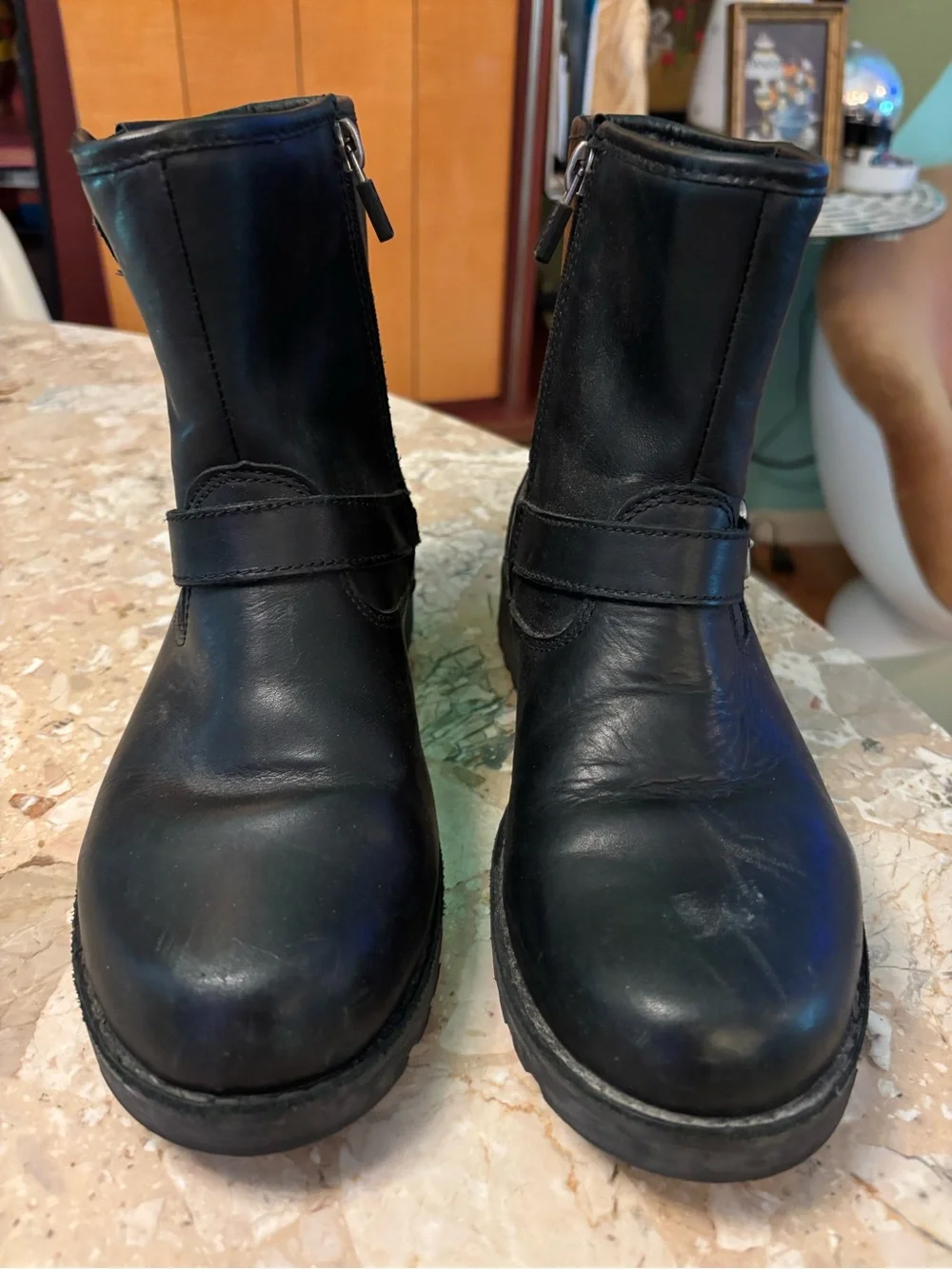 UGG Girls Black Leather Zip Boots Fits Women’s 6.5